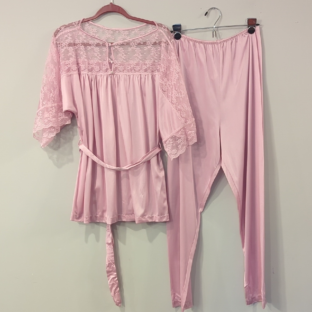 Vintage Pink Lace Pajama Set‎ size Medium